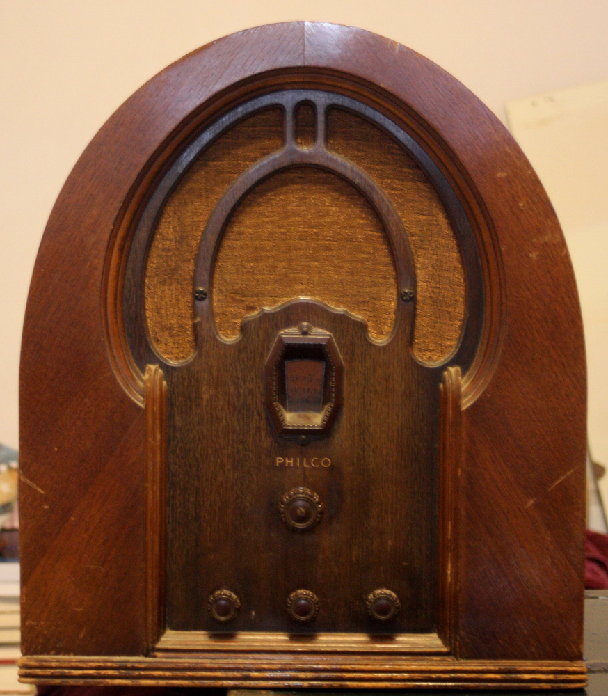 1933 Philco Model 44 Raspberry Pi Radio - Barbarians Abroad